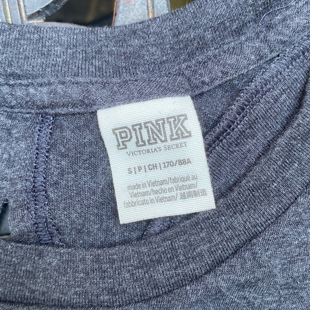 PINK Victoria's Secret Heather Gray Tee - Picture 4 of 8